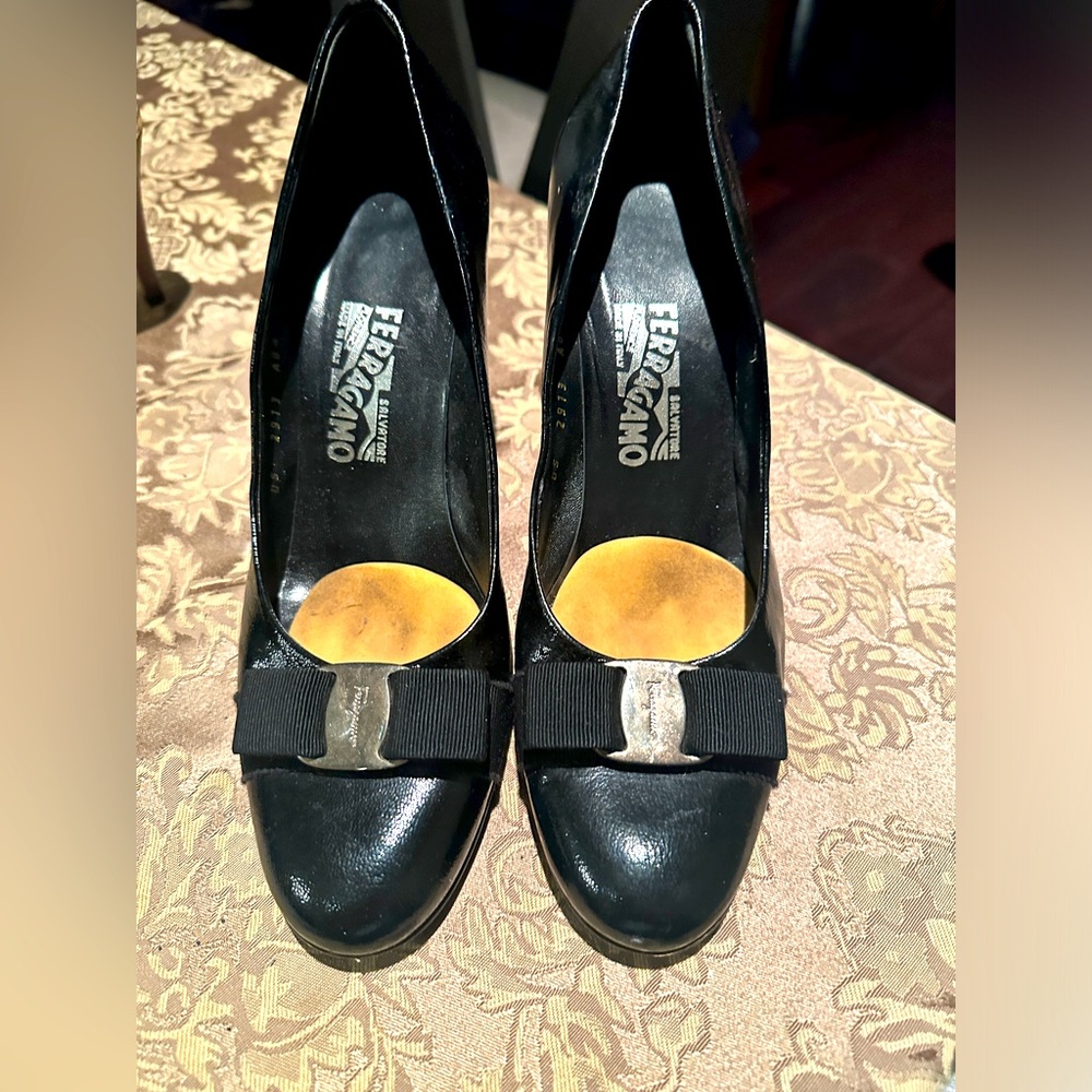 Salvatore ferragamo Vera bow pumps . Barely worn shoes from mother’s closet.